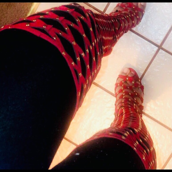 Red studded thigh high boots - Picture 7 of 9